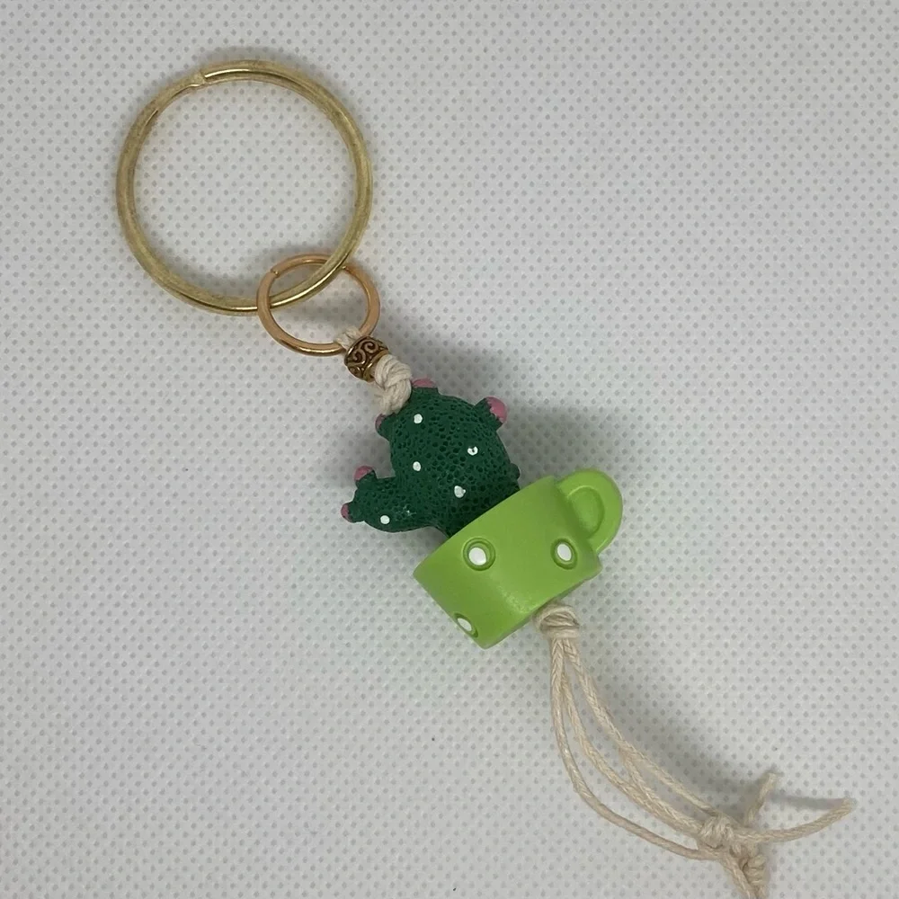 Handcrafted Cactus Macrame Keychain - Picture 1 of 7